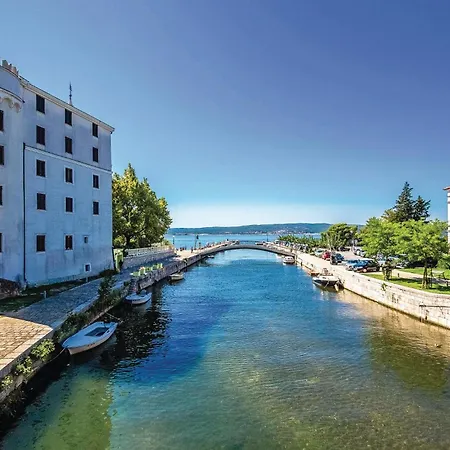 Awesome Apartment In Crikvenica With Wifi * Crikvenica